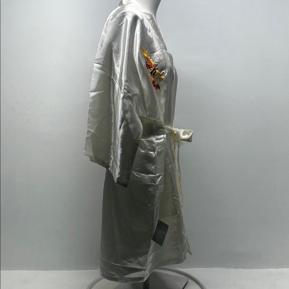 Bath Robe Belted Pockets Satin Silky Hand Embroidered Dragon Asian Ivory New XL - Picture 5 of 8